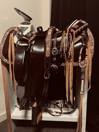 Mexican charro saddle, Montura charra